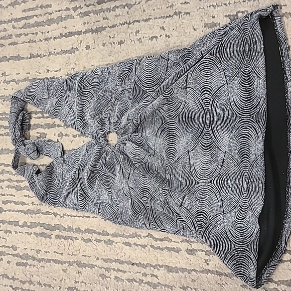 NWOT Rickis silver shimmer halter top - Picture 4 of 9